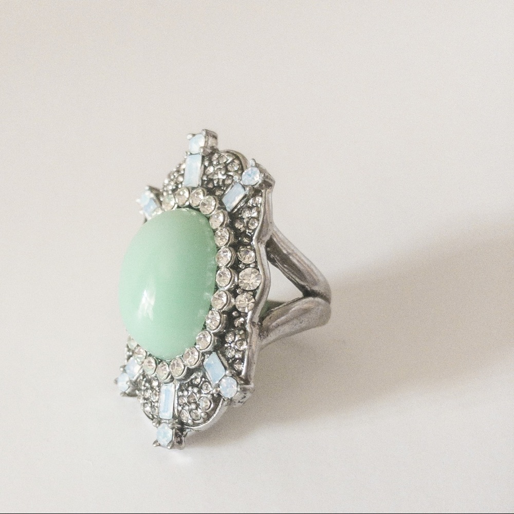 chloe + isabel  size 7 Southwest Statement Ring